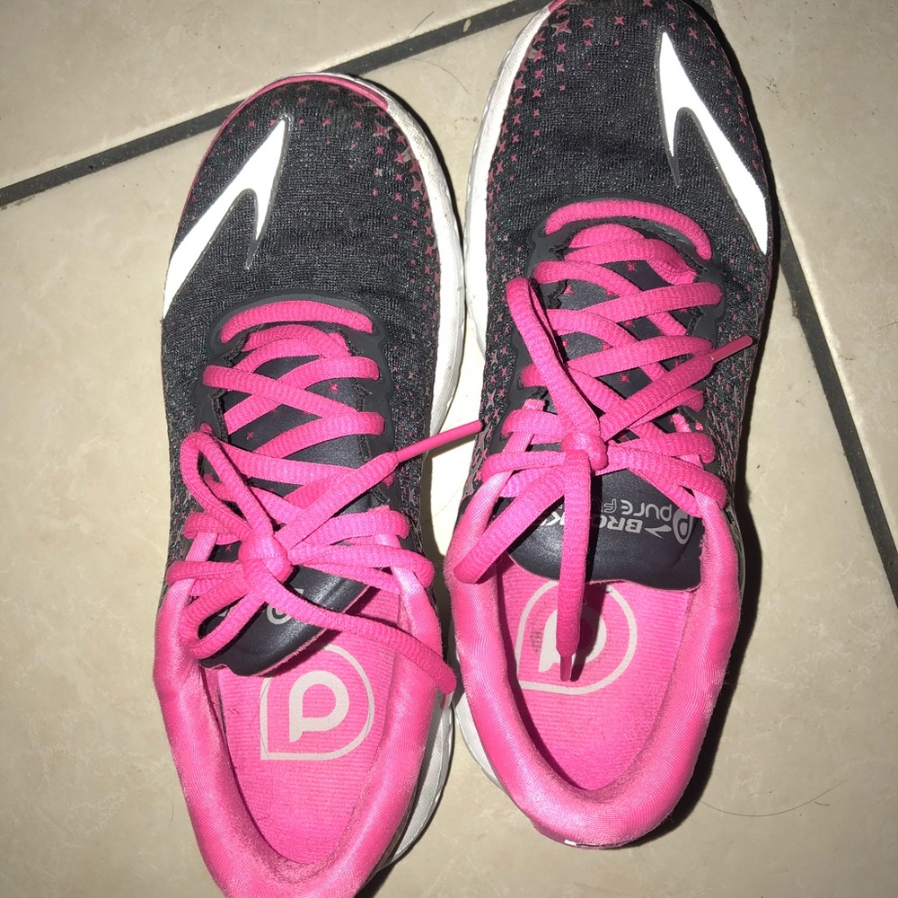 Brooks Size 6.5